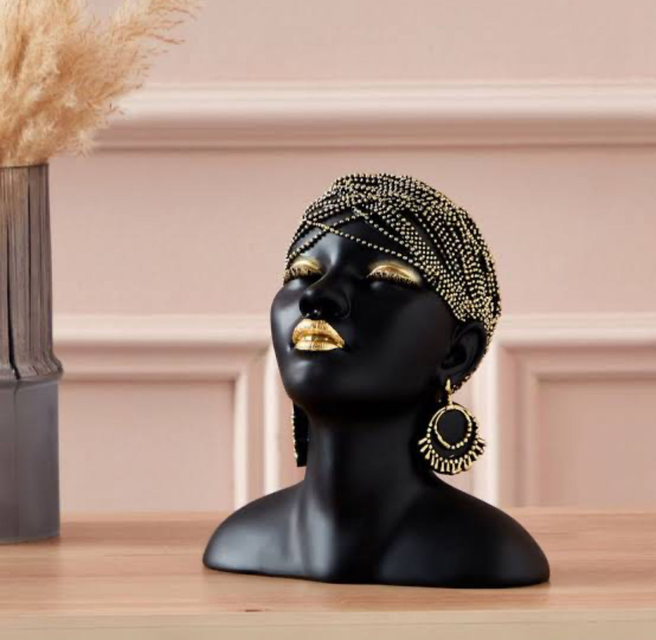 Luxury African Queen Bust – Black & Gold Resin Sculpture for Modern Home Decor